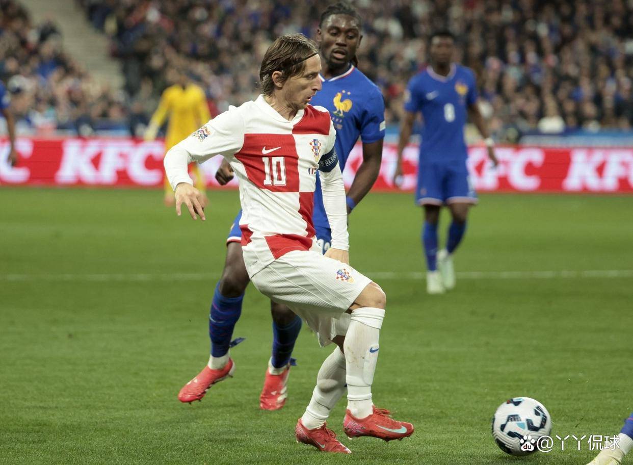 包含克罗地亚客场失利，险些错失淘汰赛资格的词条