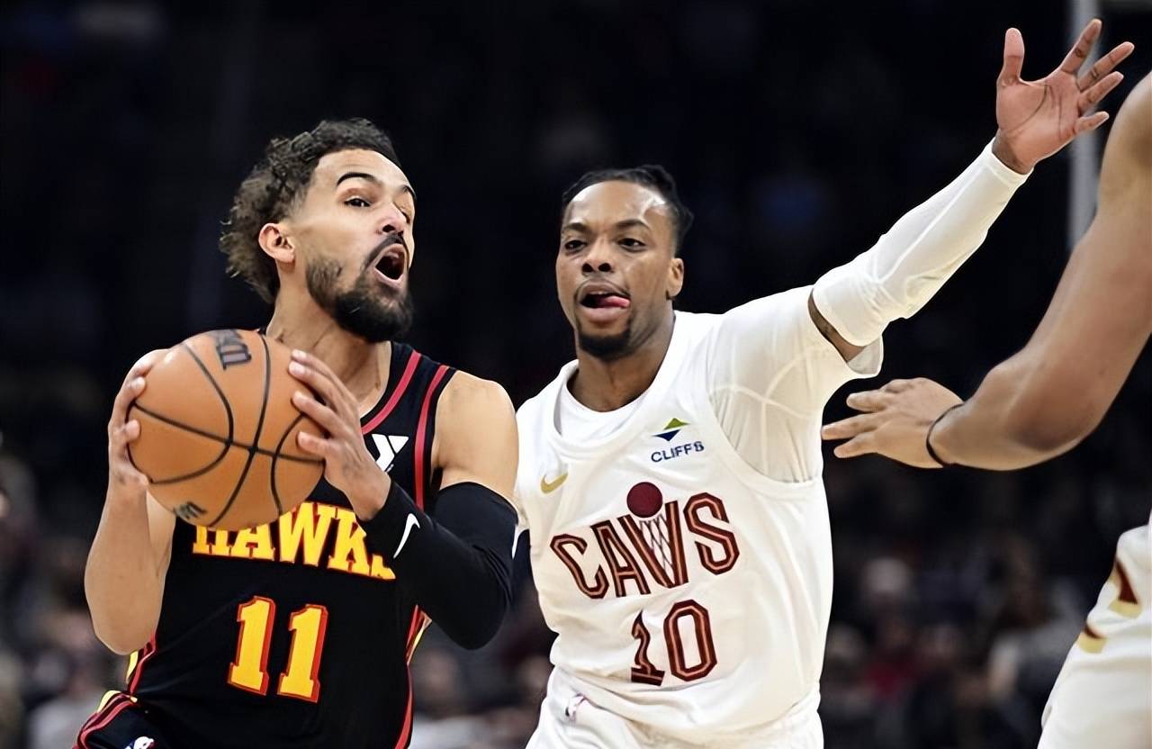 包含莱万多夫斯基爆冷击败老鹰，爆冷引爆全场！的词条