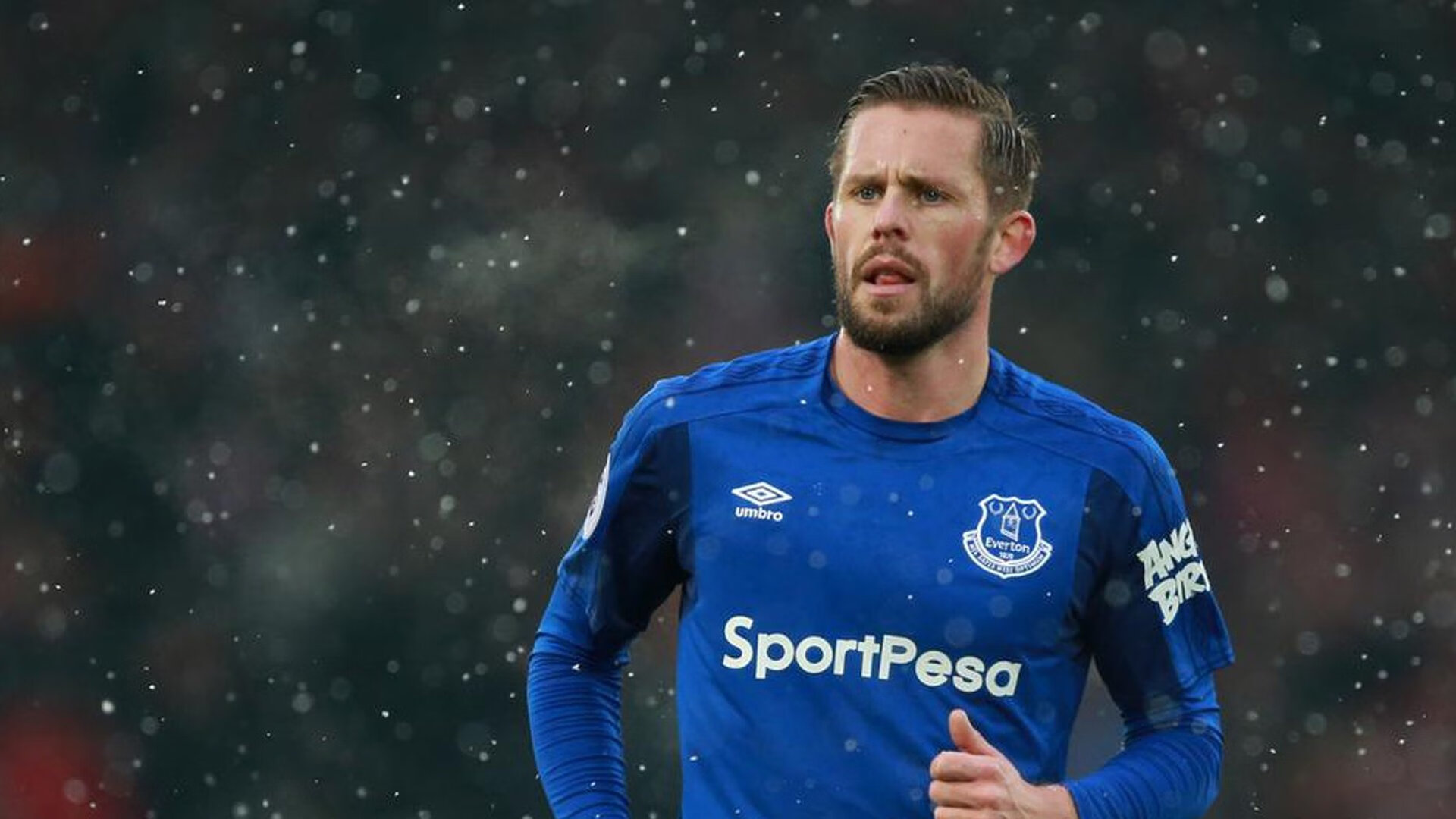 世界杯预选赛战况：武汉三镇防线稳固，北京首钢进攻受阻，贝林厄姆成最佳